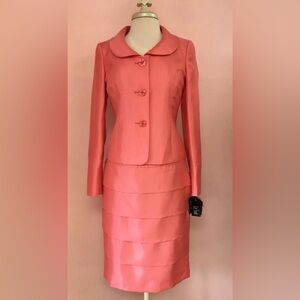Gorgeous Le Suit Coral Two-Piece Skirt Set NEW WITH TAGS - Size 10